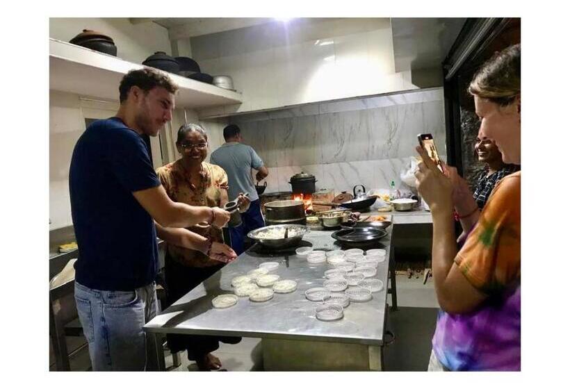 پانسیون Wanakaset Forest Glamping