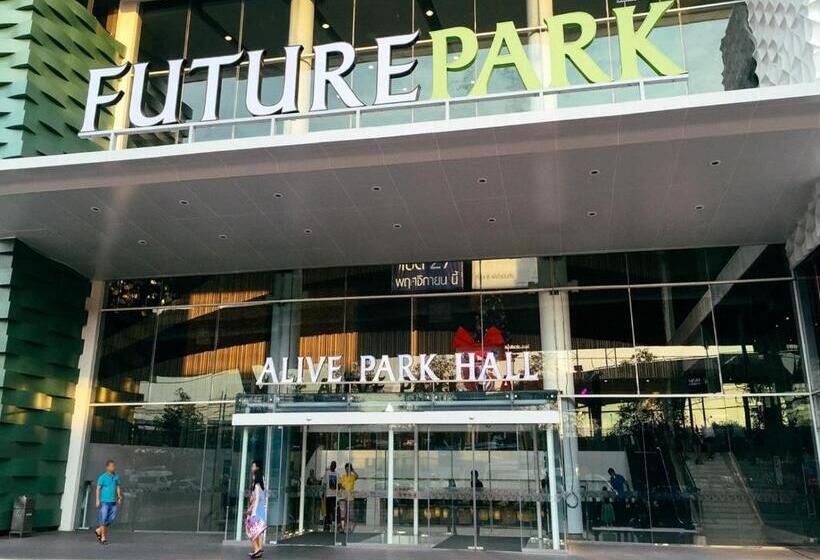 リゾートホテル Tripletreesvillage