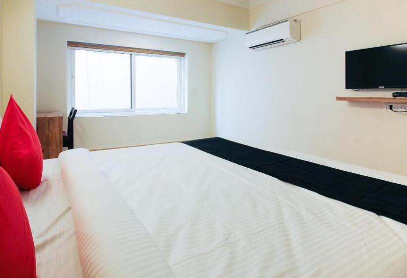 Hotel Capital O Sri Suprabhat Grand Near Kachiguda Railway Station