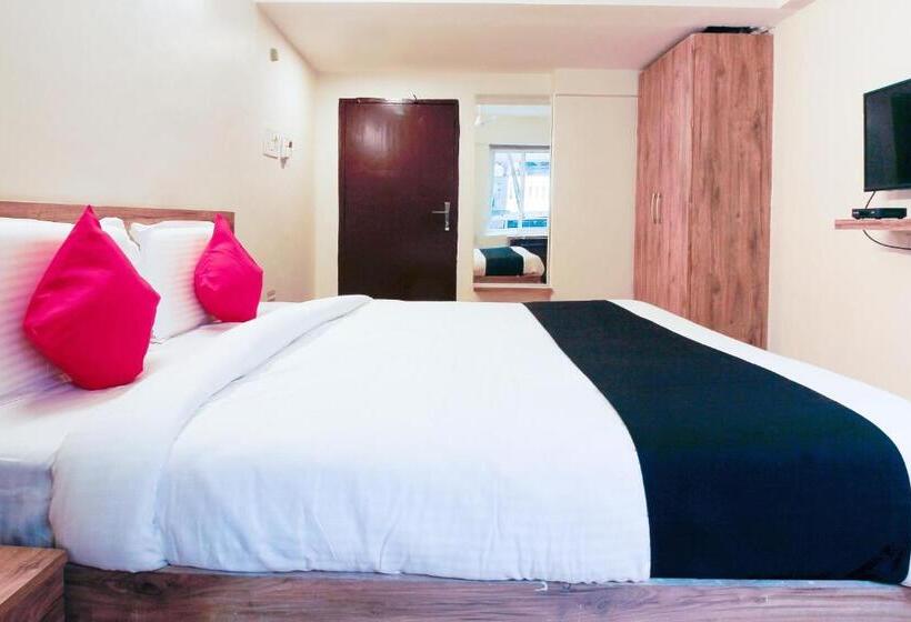 Hotel Capital O Sri Suprabhat Grand Near Kachiguda Railway Station