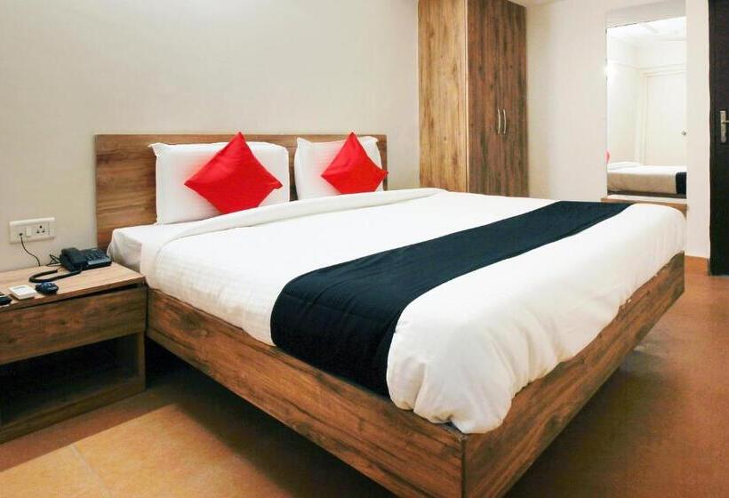 Hotel Capital O Sri Suprabhat Grand Near Kachiguda Railway Station