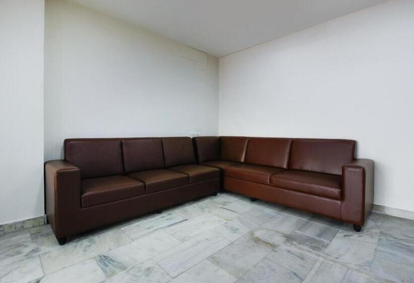 Hotel Capital O Sri Suprabhat Grand Near Kachiguda Railway Station