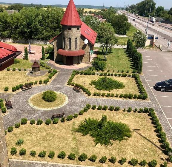 ホテル мотel Vezha 363kme40