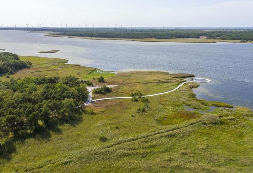 בית מלון כפרי Fide äventyrsby & Camping