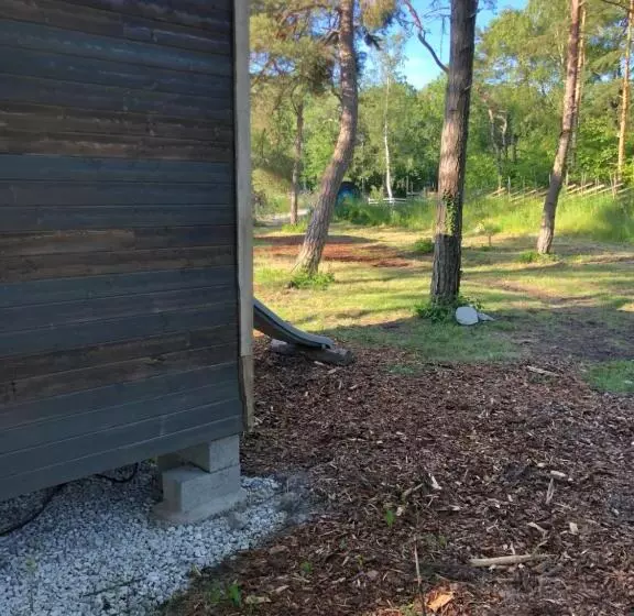 ホテル Fide äventyrsby & Camping