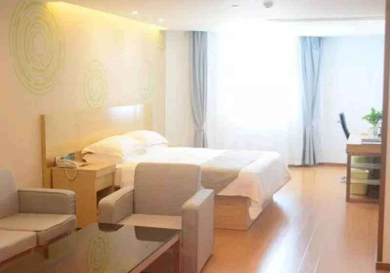 Hotelli Greentree Inn Luan Yeji District Yeji Railway Station Express