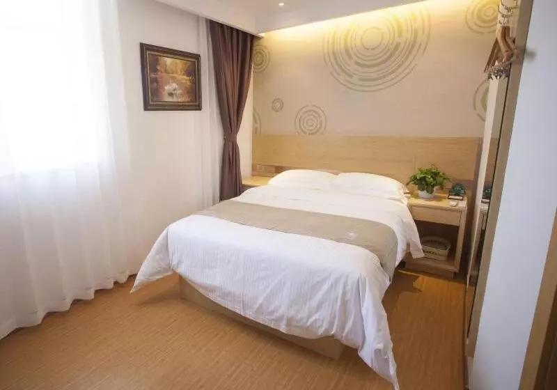 Hotelli Greentree Inn Zhangjiakou City Chicheng County Xiacheng Avenue Oriental Yijing Express