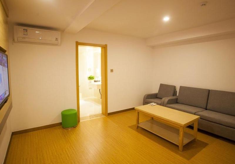 בית מלון כפרי Greentree Inn Zhangjiakou City Chicheng County Xiacheng Avenue Oriental Yijing Express