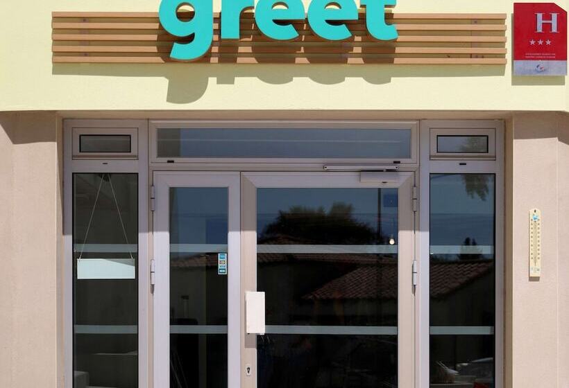 Отель Greet Hôtel Pont Du Gard Route D Avignon