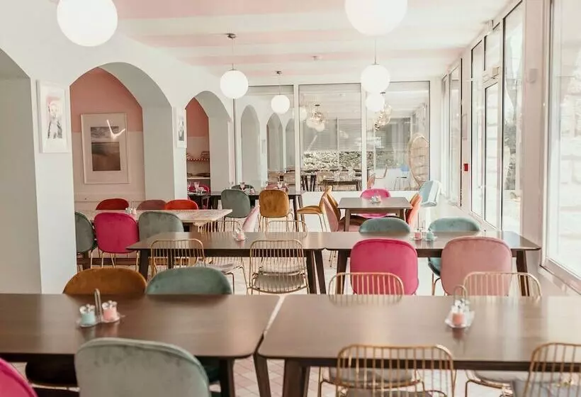 ホテル Greet Hôtel Pont Du Gard   Route D Avignon