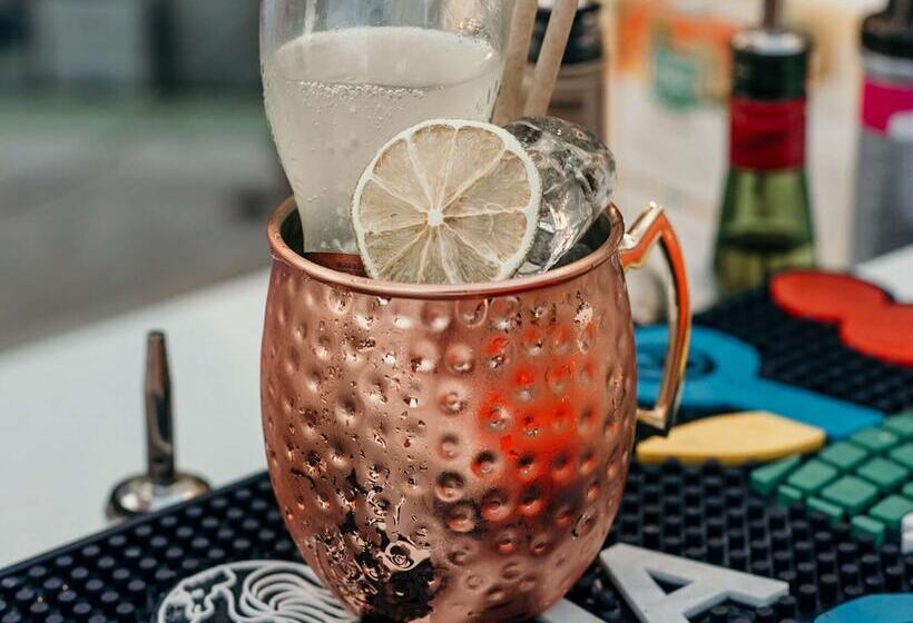 Отель Greet Hôtel Pont Du Gard Route D Avignon