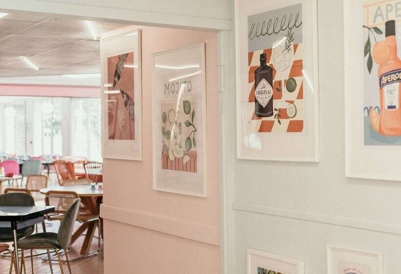 Отель Greet Hôtel Pont Du Gard Route D Avignon