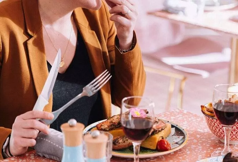 ホテル Greet Hôtel Pont Du Gard   Route D Avignon