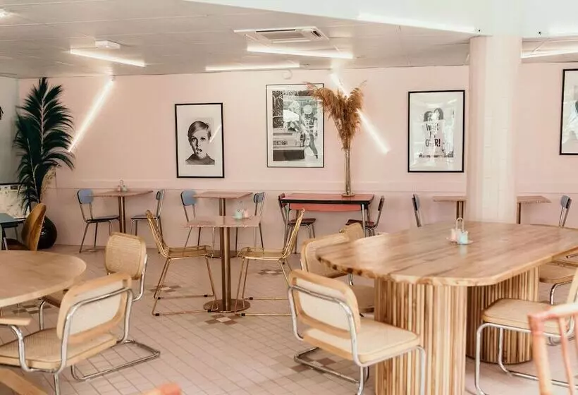 ホテル Greet Hôtel Pont Du Gard   Route D Avignon