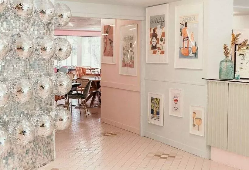 ホテル Greet Hôtel Pont Du Gard   Route D Avignon