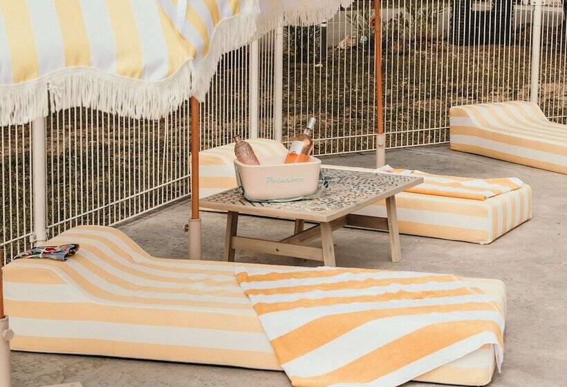 Отель Greet Hôtel Pont Du Gard Route D Avignon