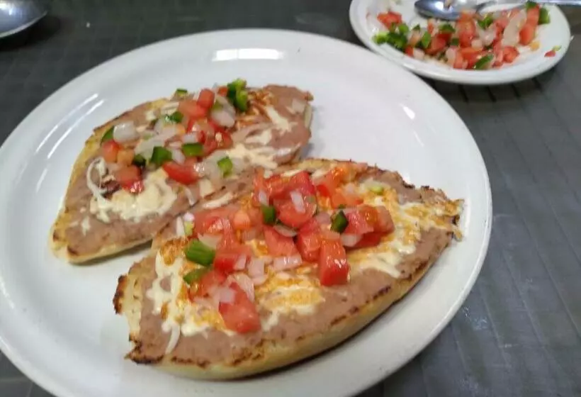 Hotelli Jiménez Plaza