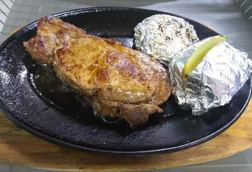 Hotelli Jiménez Plaza