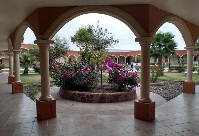 Hotelli Jiménez Plaza