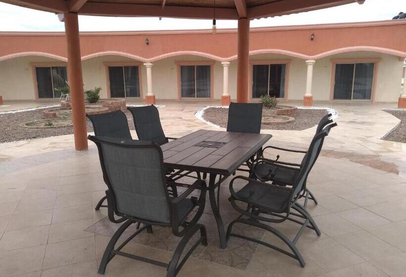 Hotelli Jiménez Plaza