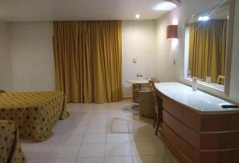 Hotelli Jiménez Plaza