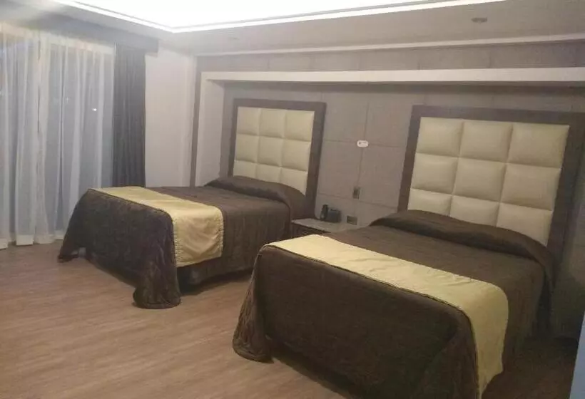 Hotelli Jiménez Plaza