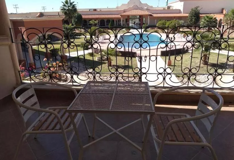 Hotelli Jiménez Plaza