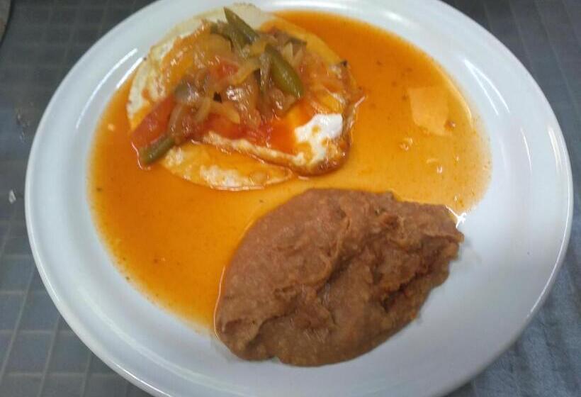 Hotelli Jiménez Plaza