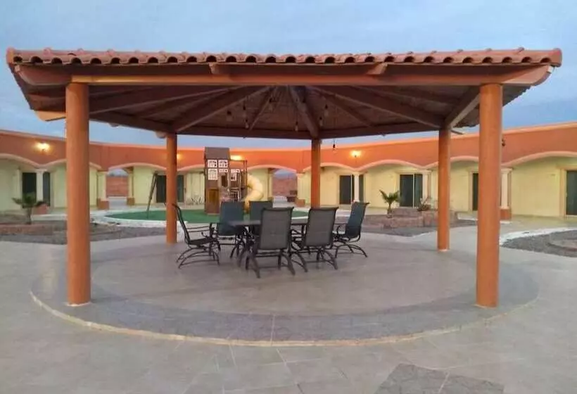 Hotelli Jiménez Plaza