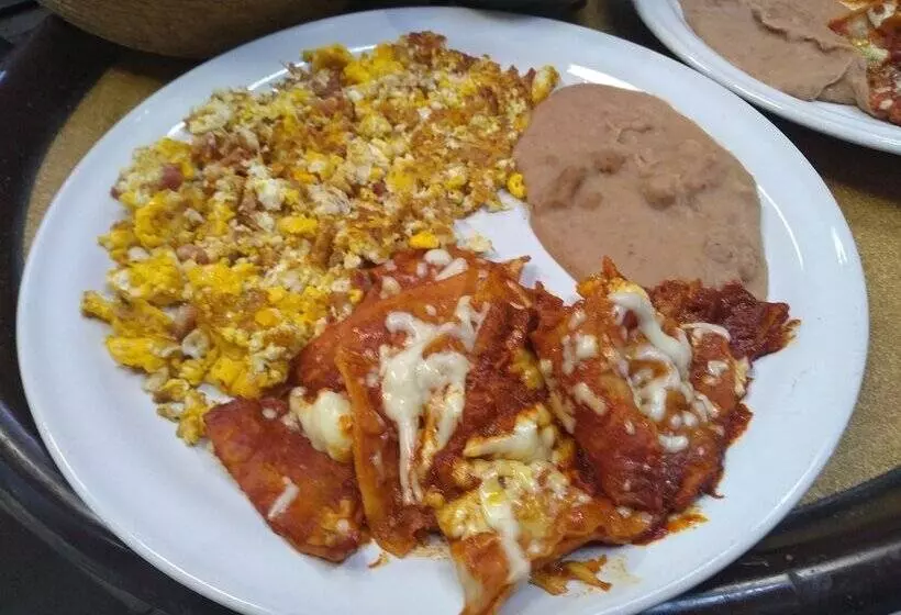 Hotelli Jiménez Plaza