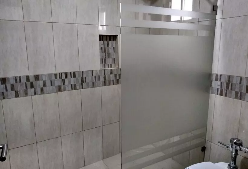 Hotelli Jiménez Plaza