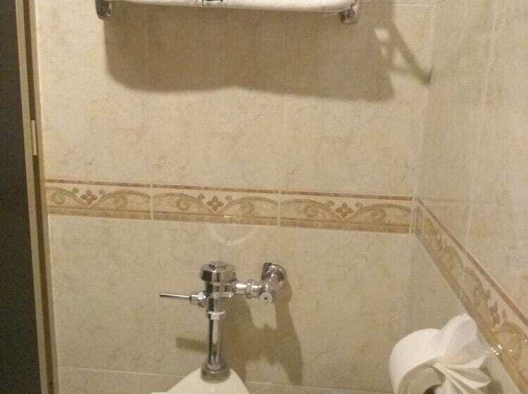 Hotelli Jiménez Plaza