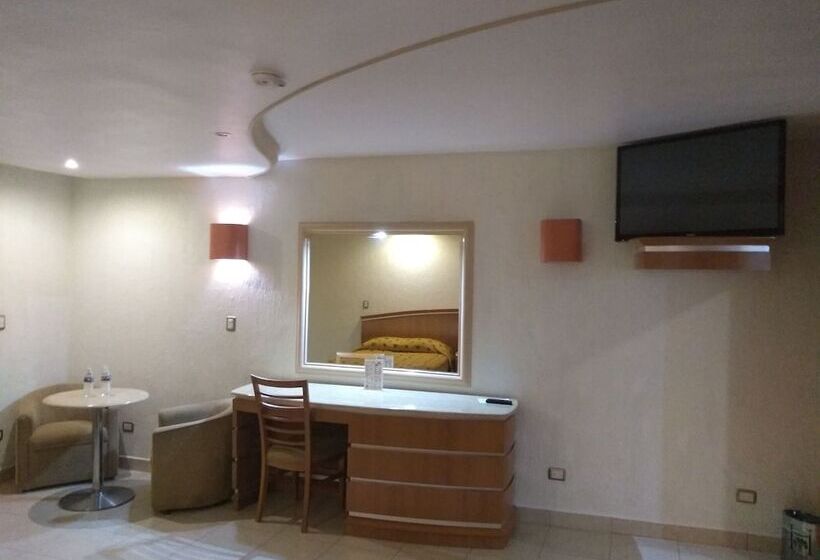 Hotelli Jiménez Plaza