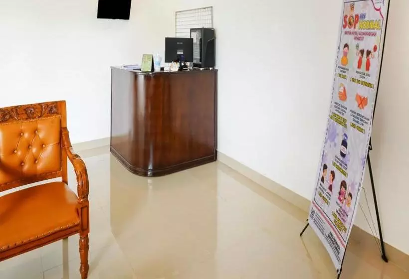 هتل Oyo 3215 Marina