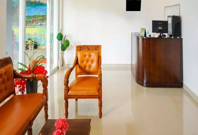 هتل Oyo 3215 Marina