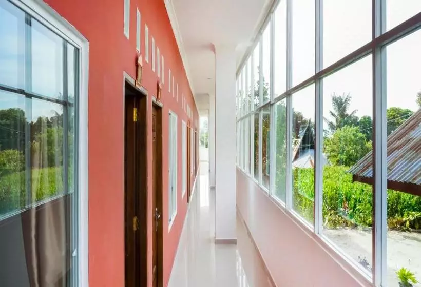 هتل Oyo 3215 Marina