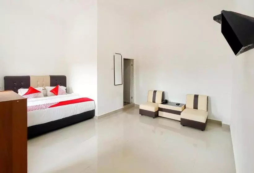 هتل Oyo 3215 Marina