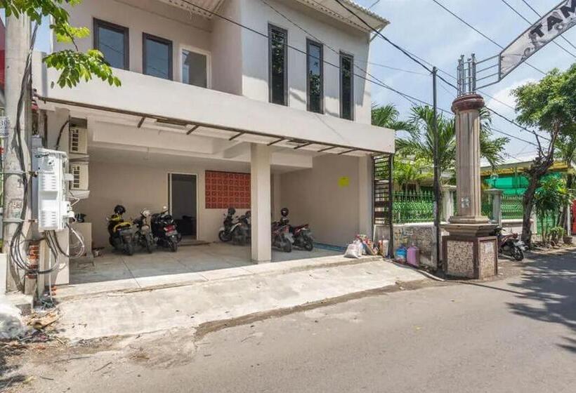 فندق Reddoorz Near Kaza Mall Surabaya