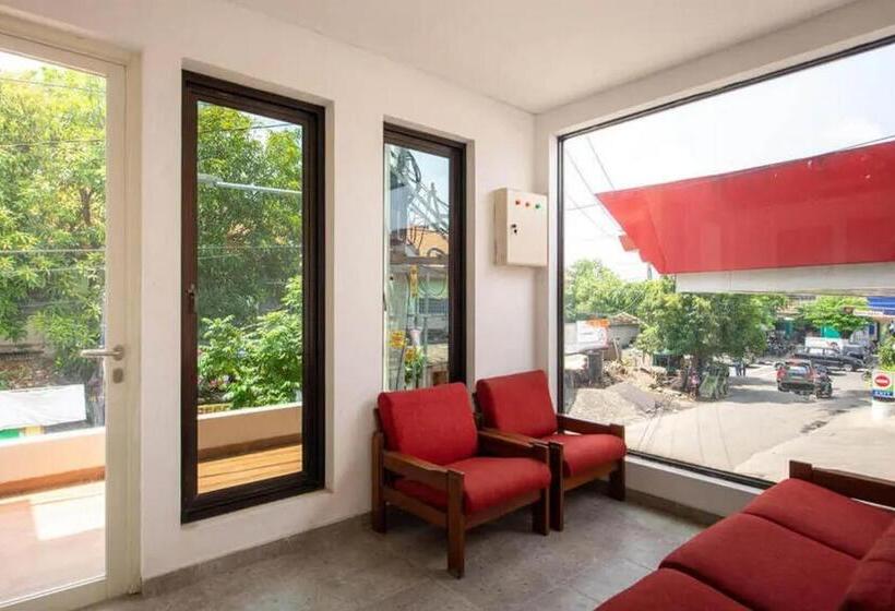 فندق Reddoorz Near Kaza Mall Surabaya