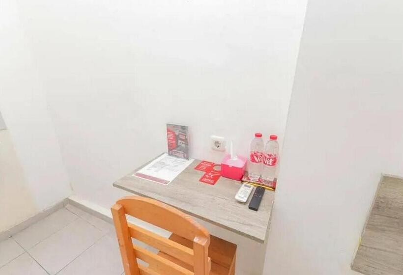 فندق Reddoorz Near Kaza Mall Surabaya