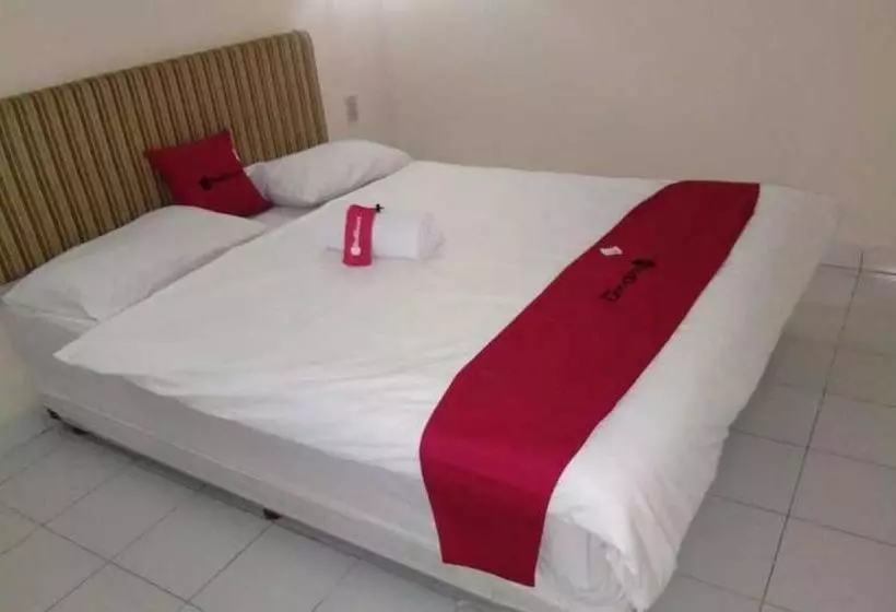 Hotelli Reddoorz Near Lokawisata Baturaden 2