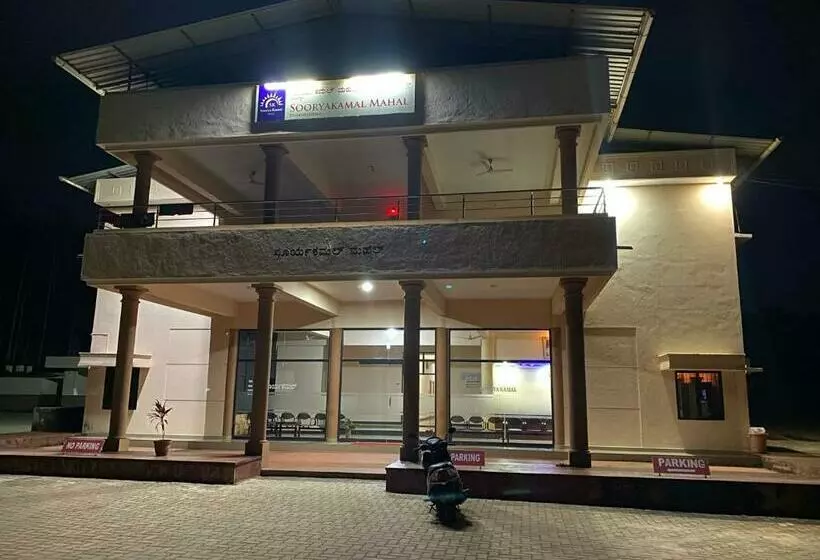 ホテル Sooryakamal Mahal