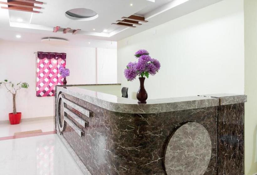 فندق Spot On 65489 Ss Grand