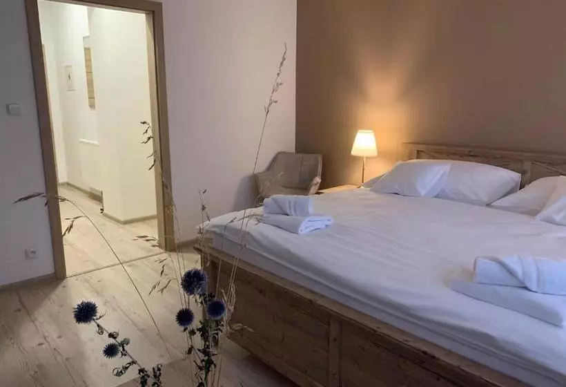 Majatalo Penzión Tvarožek