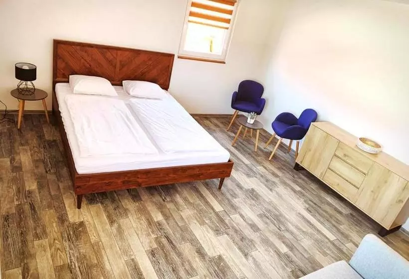 Majatalo Penzion Kravín