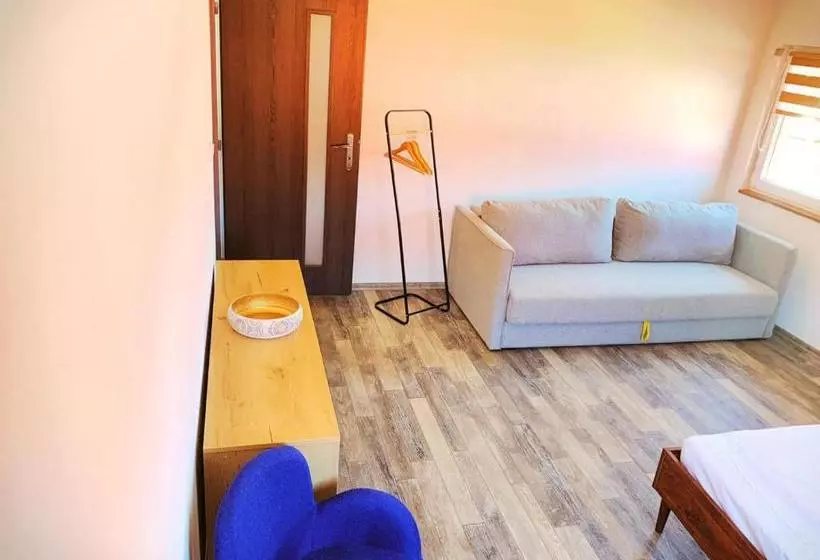 Majatalo Penzion Kravín