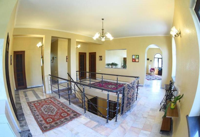 펜션 Red House Hatis