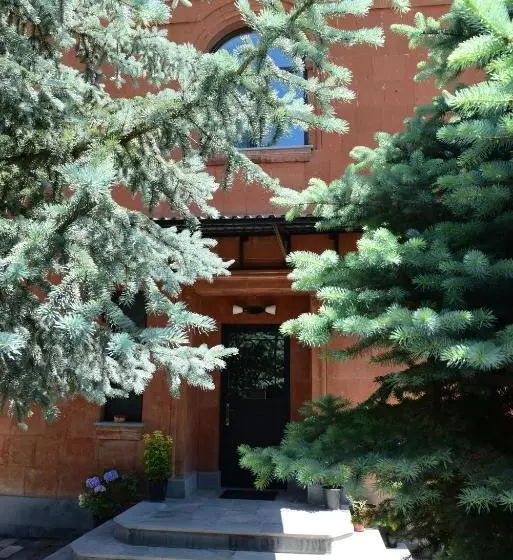 ペンション Red House Hatis