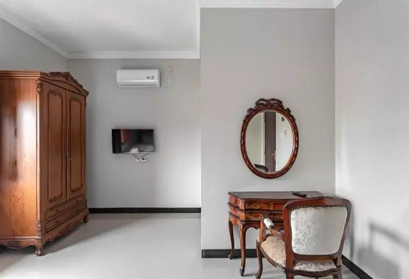 Majatalo Reddoorz Syariah Near Exit Toll Banyumanik Semarang