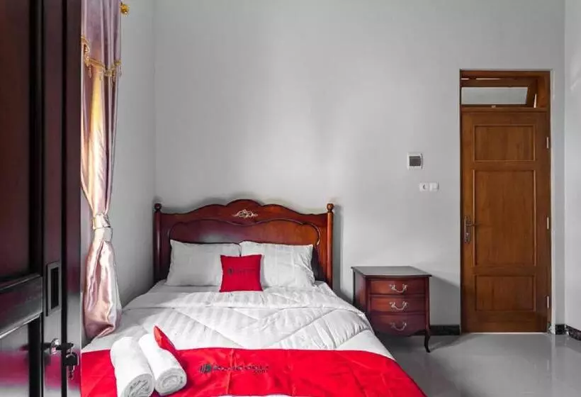 Majatalo Reddoorz Syariah Near Exit Toll Banyumanik Semarang